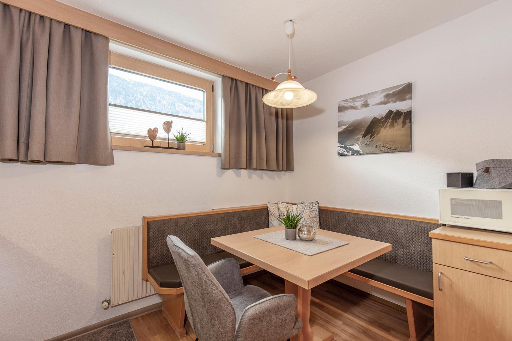 Gustls Ferienhaeusl Apartment Solden Bagian luar foto